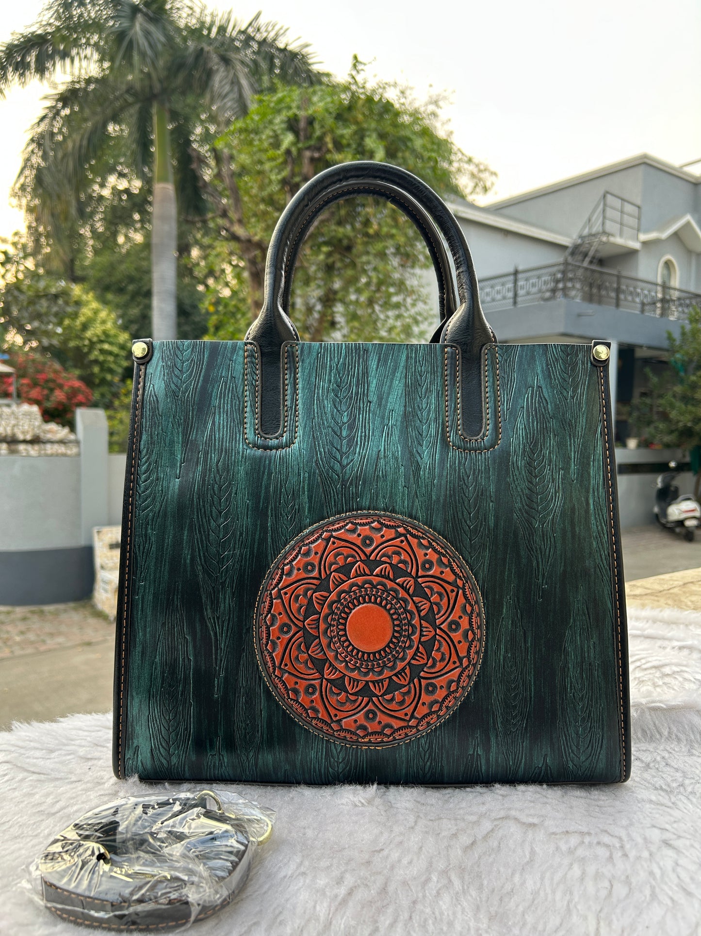 Aurelia Vintage Hangbag