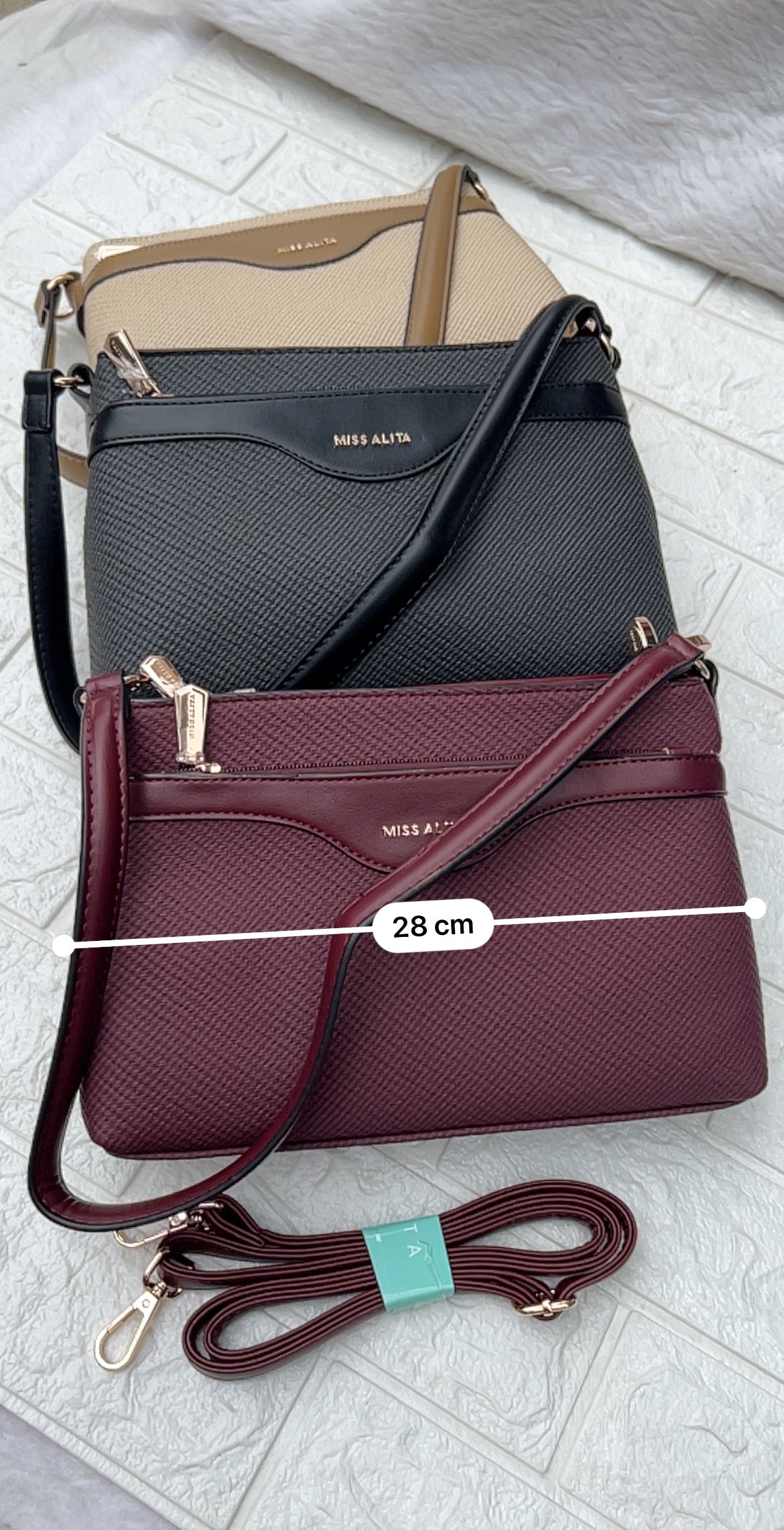 Miss Alita Shouder/Sling