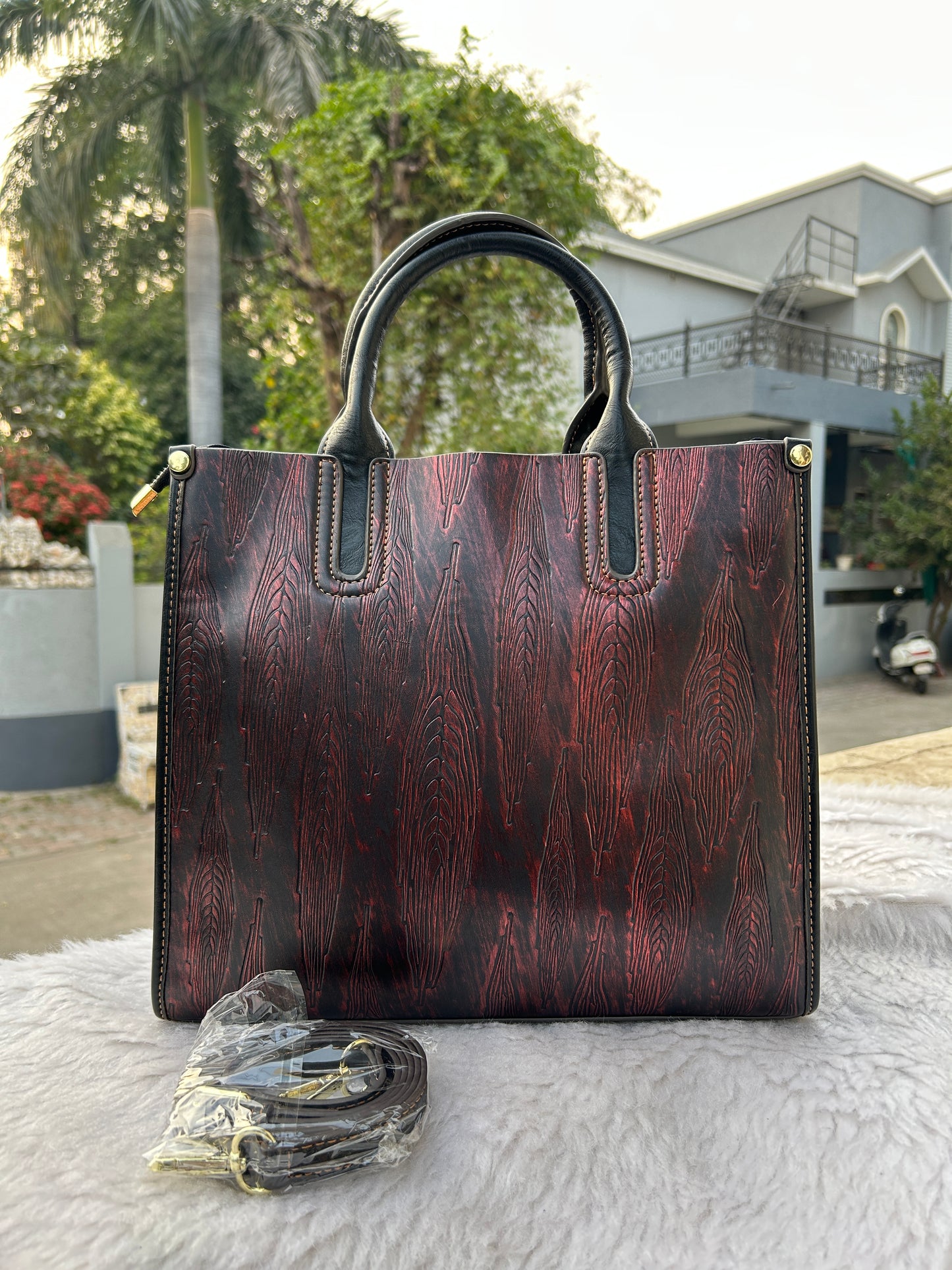 Aurelia Vintage Hangbag