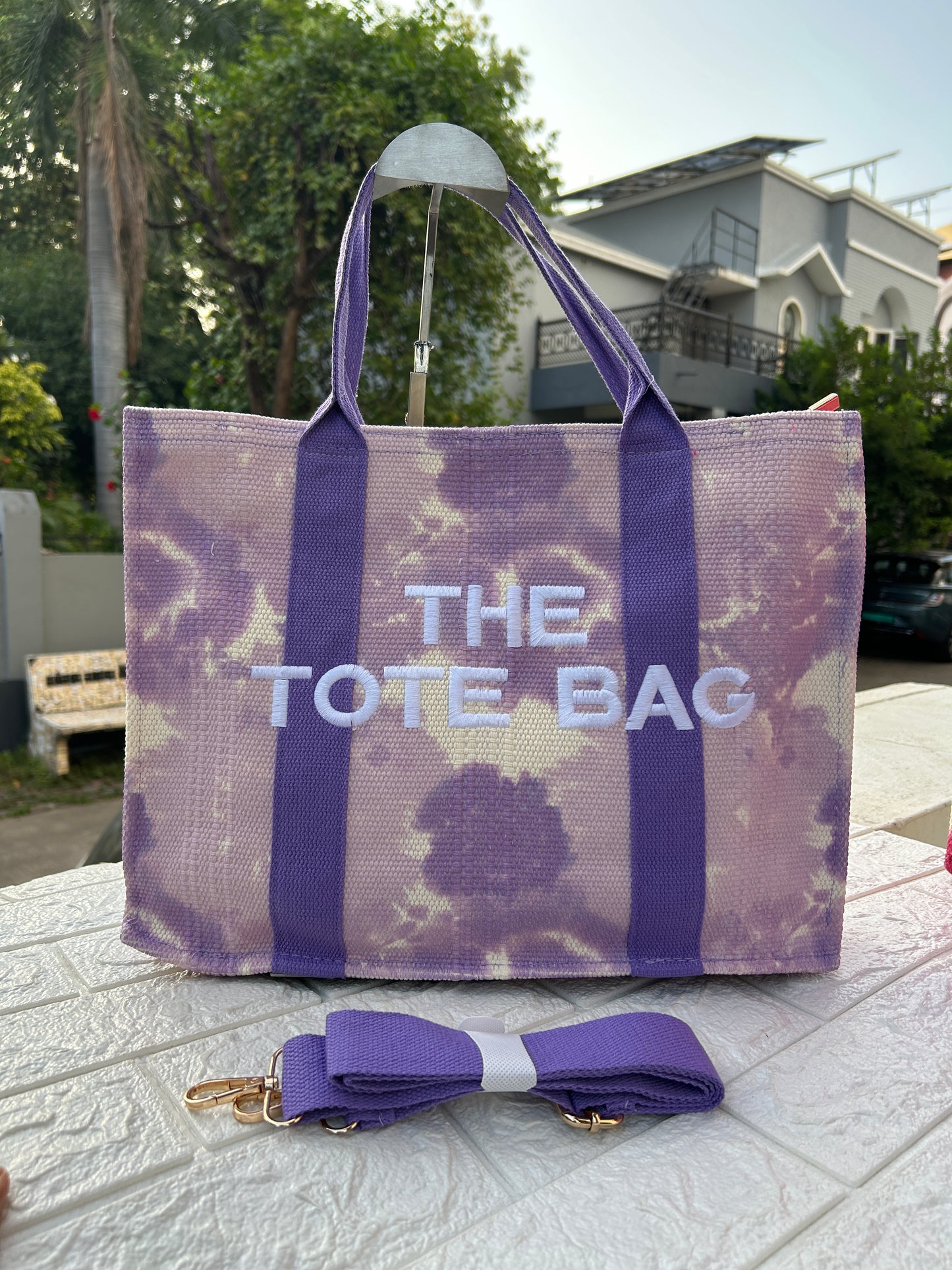 Tote bag