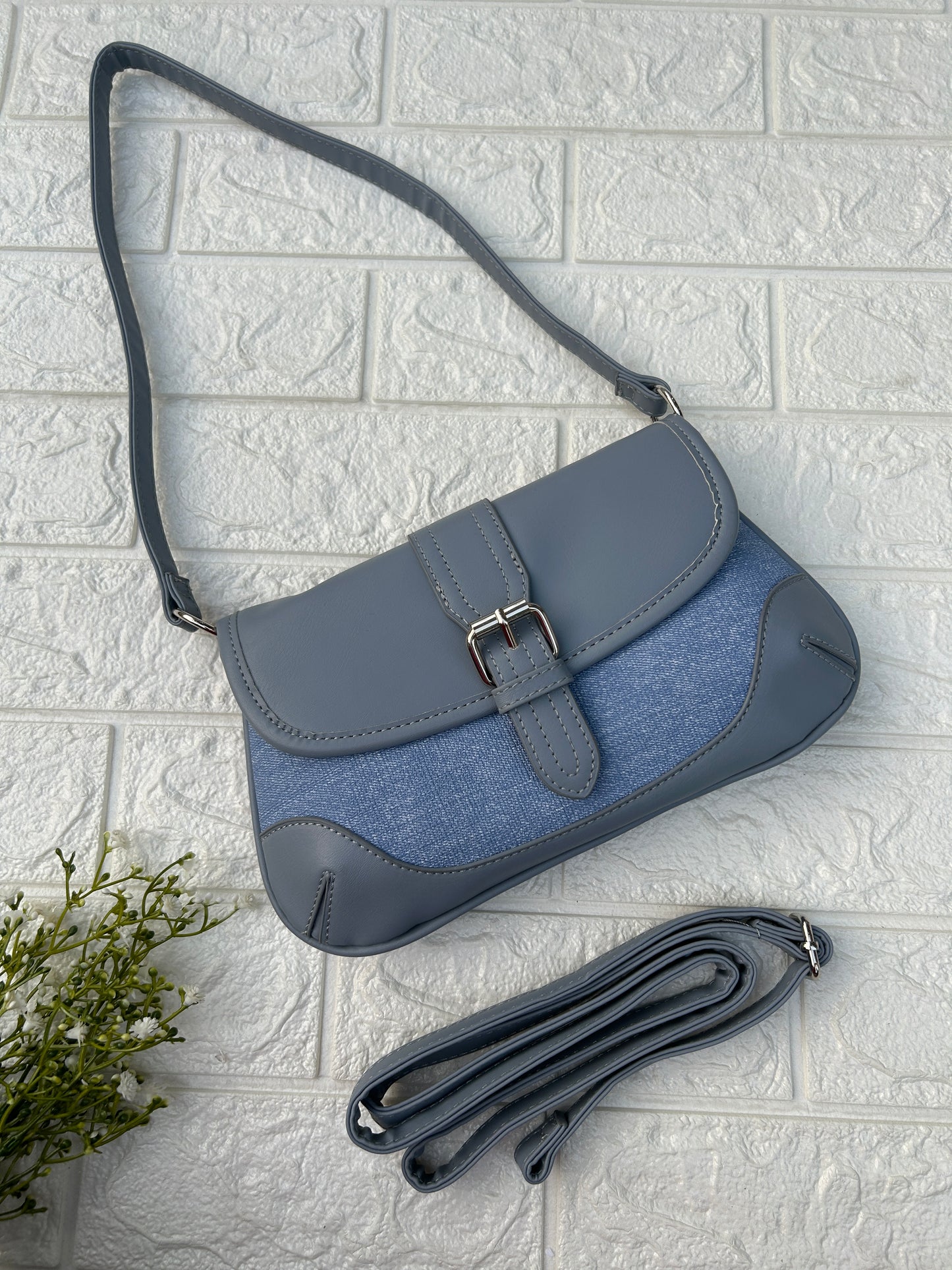 Venn Shoulder Sling Bag