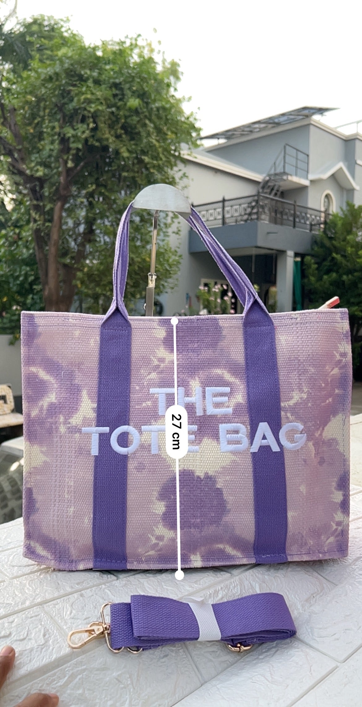 Tote bag