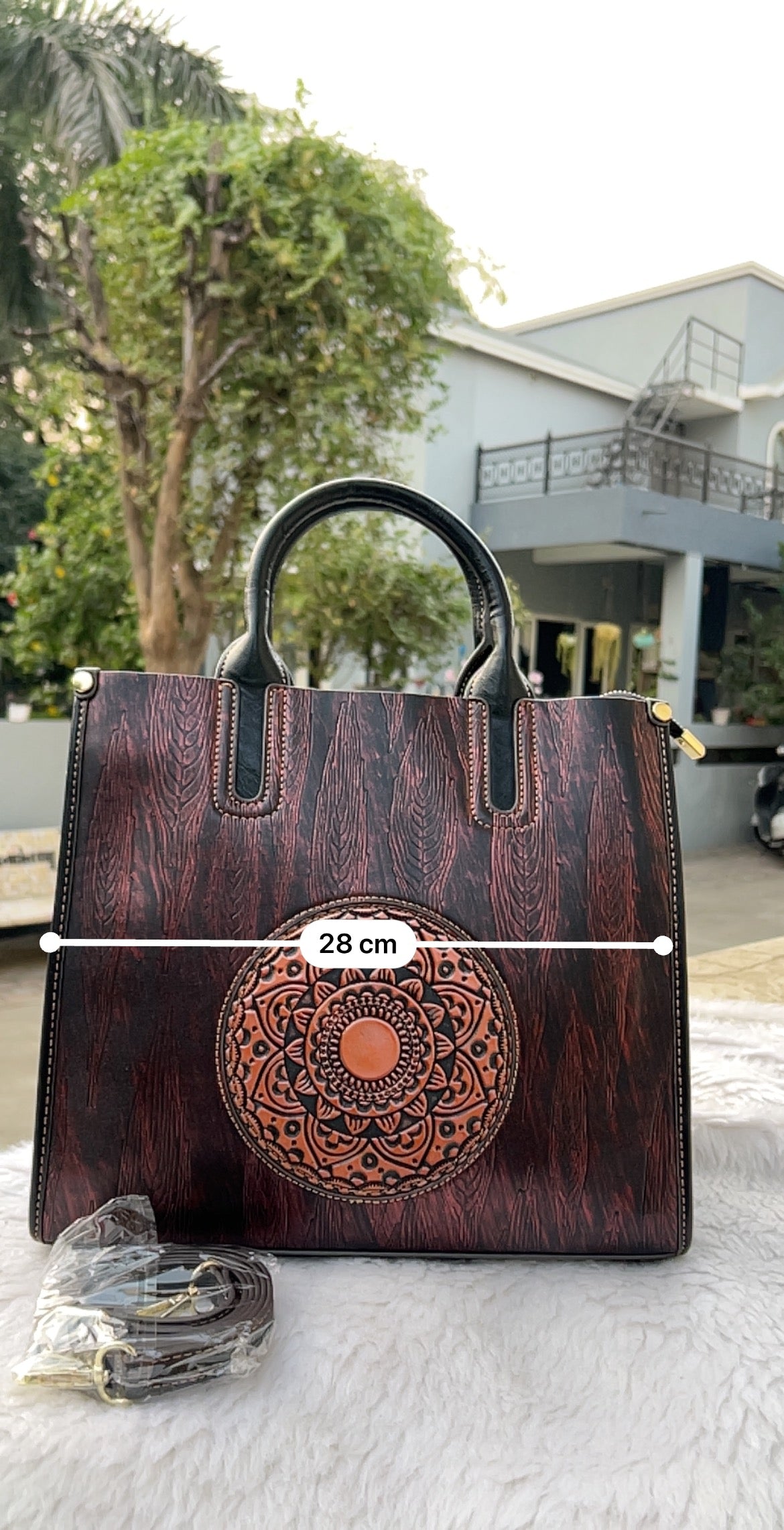 Aurelia Vintage Hangbag