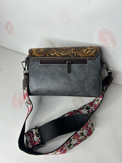 Amoura Sling Bag