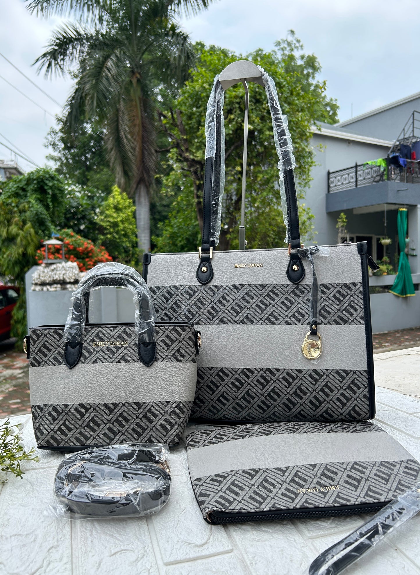 Emily Loran Shoulder/Handbag