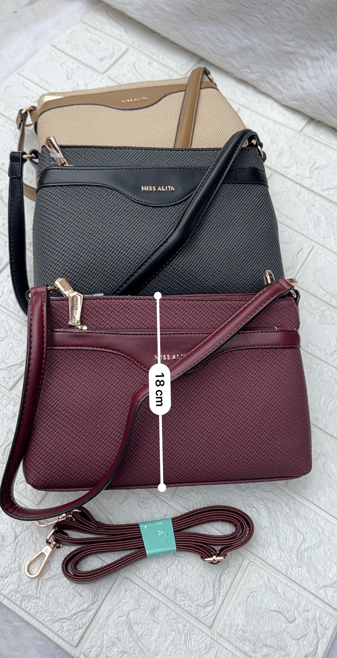 Miss Alita Shouder/Sling